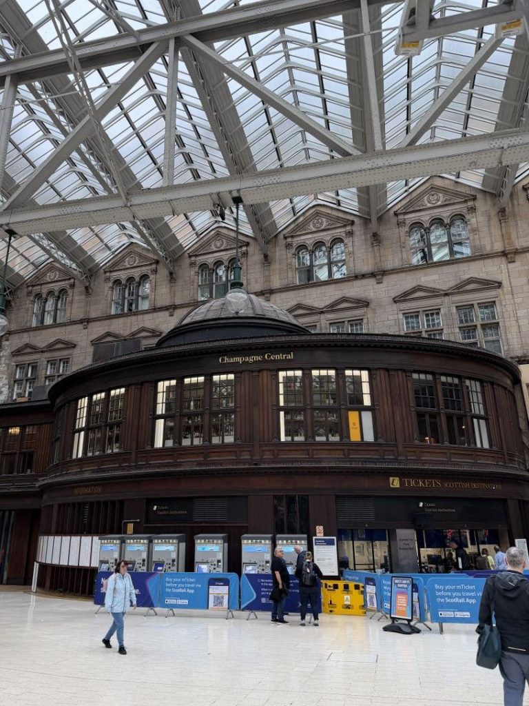 Location of the ticket machines at Glasgow Central Station